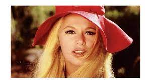 Η ίδια κατάγεται από το. Ayth Einai H Nea Alikh Boygioyklakh Kontranews Gr