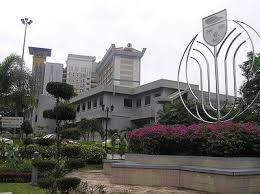 It was established by statute in september 1962 and is part of university of malaya. Healthcare Delivery In Public And Private Wings Similar The Star