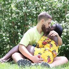 Black And White Dating App The Largest Interracial Dating Site For Black Women Dating White Men The Website Has Thousands O Interracial Couples Bwwm Interracial Couples Biracial Couples