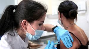 Putin's wednesday remarks come as russia struggles to vaccinate. Bislang Keine Hinweise Auf Seltene Thrombosen Bei Sputnik V Mdr De