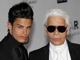 Bouncemakers exiled micah martin last bit of love biffhard click. Karl Lagerfeld Enthullt Das Lief Mit Muse Giabiconi Unter Der Bettdecke Wirklich Vip