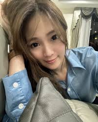 无聊发下自拍照😜 · 你们会介意吗🫣 介意的话…赶快划走😆🤣