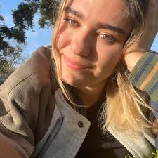 SINGLE ROOM or APARTMENT IN NEEDED Hello my name is Ana and I am looking  for a living situation, that is a single apartment, bedroom, or studio  ASAP. I wouldn't mind rooming