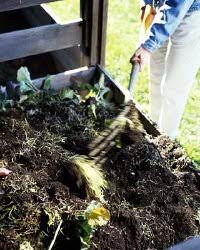 How to put manure in vegetable garden. Composting For A Vegetable Garden Howstuffworks