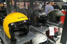 Sementara itu helm half face bisa digunakan untuk motor matic ataupun motor bebek. Berburu Helm Murah Rp 300 Ribuan Di Jfk 2019