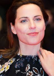 Antje Traue Height Weight Age Boyfriend Family Facts Biography Její herecká kariéra začala ztvárněním role johanky z arku ve školním představení. antje traue height weight age