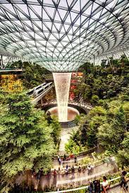 Shop at jewel get your retail fix with the large selection of international and local brands in jewel. Singapur New Jewel Changi Airport Ist Ein Genuss Fur Dschungelliebhaber Fotos Indoor Waterfall Green Architecture Modern Architecture Building