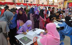 | the |sijil tinggi persekolahan malaysia| (stpm, english: Calon Peperiksaan Sijil Tinggi Persekolahan Malaysia Stpm Keceriaan Terima Keputusan Stpm 2017 Foto Astro Awani