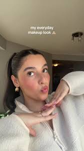 Achieve Stunning Makeup with Salma Issa's Everyday Look