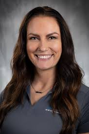 Let's meet Francesca Gresik, PT, DPT, SCS, ATC! Francesca is a California  native who grew up playing sports (basketball, soccer and volleyball) and  was first introduced to the world of sports medicine