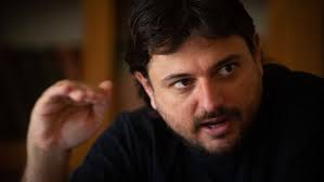 Es licenciado en ciencias sociales y es también fundador y referente del movimiento de trabajadores excluidos (mte). Juan Grabois Yo Mando A Mis Chicos Al Colegio Porque Las Escuelas Estan Abiertas Y Hay Un Fallo De La Corte Totalnews Agency Argentina