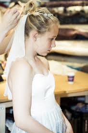 Touches, astuces, cheat du jeu mode pour fille de 12 ans : Les Photos D Une Gamine De 12 Ans Se Mariant Avec Un Homme De 37 Ans En Norvege Font Le Buzz Sur La Toile