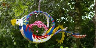 Diy Autoreifen Papagei Upcycling Alte Autoreifen Weiters Unter Www Recyclingkunst Wordpress Com Garten Deko Recycling Kunst Alte Reifen