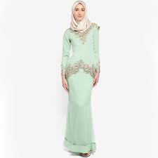 Baju wisuda elegan berikutnya yang biasa dipakai untuk acara wisuda adalah kebaya dengan nuansa emas atau. Terbaru Desain Kebaya Dengan Renda Baru Fashion Baju Kurung Kebaya Modern Buy Kebaya Baju Kebaya Malaysia Baju Kurung Kebaya Modern Product On Alibaba Com