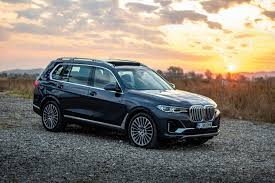 Video Bmw X7 Versus Mercedes Benz Gls Class Bmw X7 Bmw Tesla Model X