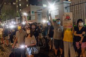 在蘋果日報停刊之前，請允許本人代表 #上海民族黨 向蘋果日報表達深深的謝意，感謝蘋果日報對上海民族黨關注支持和採訪。 覆巢之下 復有完卵乎？ 1997年香港淪陷，已經註定了所有香港人的命運，也包括香港媒體的命運。 Hlhxvvymgyqtsm