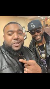 Me and @feldavis from the hit group Public Announcement after a show!  #deandrey #feldavis #publicannouncement #rnb #rnbmusic #rnbmoney #rnbsoul  #rnbsinger #peoriaillinois #singer #rnbmoneypodcast