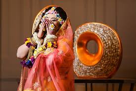 In indian weddings, the photographer is expected to capture certain specific moments of the event. How To Shoot Perfect Indian Wedding Photography