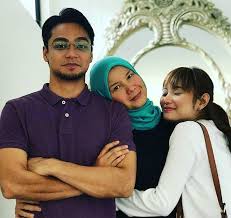 Adaptasi karya umie nadzimah update ep akhir. Download Dekatkan Jarak Kita