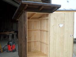 Fußboden und dach sind inklusive. Toilettenhaus Mobil Holzbau Pletz