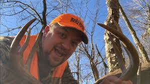 Watch a Ninja Encounter Three Doe & a Buck at 10 Yards