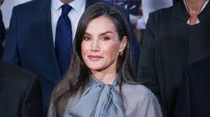 Los dos apoyos clave en el tenso reencuentro de la reina Letizia y Juan Carlos I - Cadena Dial