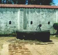 Perigi hang li poh atau juga dikenali sebagai perigi raja1 ini dibina pada tahun 1459 di bawah arahan sultan mansur shah2 kepada isteri baginda, seorang puteri dari negara china, puteri hang li poh.3. Historical Sites In Melaka