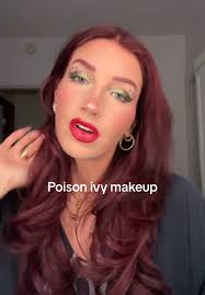 love #halloween #halloweencostume #halloweenlook #poisonivycosplay #po...