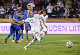 Ennen Pilkkuja Vetaessa Ovat Jalat Tutisseet Suomen Voittomaalin Iskenyt Teemu Pukki Uhkuu Itseluottamusta Ja Uskoo Jopa Italian K Finland Teams Italy Game