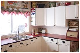 Red countertops can be an object of desire in any kitchen or bathroom, but they can but, fear not, as it's super easy to incorporate a red countertop in your kitchen. Red Countertops Retro Kitchen Red Kitchen Countertops
