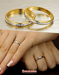Em Ouro 18k Essa Belissima Alianca E Ideal Para O Casal Comemorar As Bodas De Prata Com Um Lindo F Alianca Bodas De Prata Alianca Ouro Branco Aliancas De Ouro