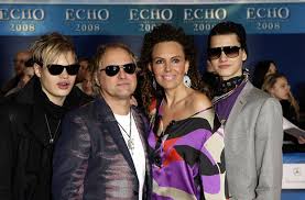 His birthday, what he did before fame, his family life, fun trivia facts a singer as well as an actor, he released two 2008 albums: Uwe Ochsenknecht Ist Eine Der Schillerndsten Personlichkeiten In Der Deutschen Filmszene Seine Grossen Erfolge Feierte Er In Den Achtziger Und Neunziger Jahren Stuttgarter Zeitung