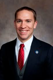 Larson Headshot Newsletter 2013.jpg