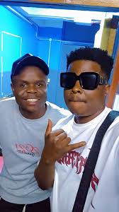 Family! Frets Donzvo