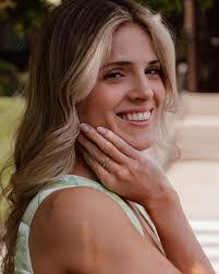 Kristen Baumgartner's Instagram, Twitter & Facebook