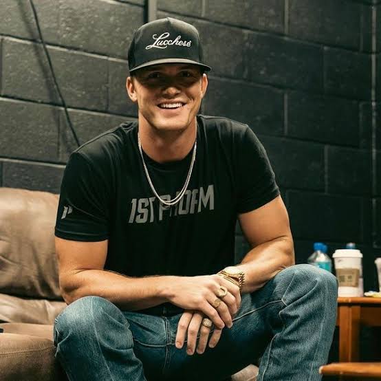 How Tall Is Parker McCollum? A Look Into the Country Star's Life, Career,  and Height