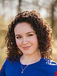 Ashley Crossman's Instagram, Twitter & Facebook