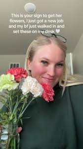 #fyp #bf #newjob #lululemon #lululemonemployee #lululemoncreator #jobs  #flowers #flowersbouquet #girlfriend #boyfriend #bf #hegotmeflowers #gifts  #newjobs #newcareer #newjobcheck #daymade
