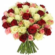 Livraison Roses Tendresse 25 Roses Bouquet De Roses Foliflora L'idée cadeau d'anniversaire parfaite pour une femme à qui ont veut faire une belle surprise. livraison roses tendresse 25 roses bouquet de roses foliflora