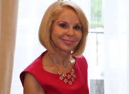 Candace Baxter's Instagram, Twitter & Facebook