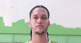 Estudiantes (C) sumó un pívot dominicano