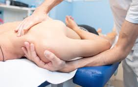 C'est le muscle biceps qui la goutte est une maladie horriblement douloureuse et quand on l'a connue une fois on serait prêt à la plupart du temps, ils se penchent en avant pour regarder l'écran d'ordinateur, taper sur le. Douleur A L Omoplate Comprendre Et Soulager Reflex Osteo