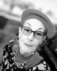 Start October with a splash of color from Fat Cat Face Painting! ✨🐈‍⬛ On  October 4th, Carolyn McAdams will be set up outside our store, offering fun  face painting to get you