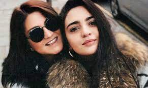 Fotoğrafı görenler photoshop var mı? diye sordu, can bu soruya yok gerçek diye cevap verdi. Iste Sibel Can In Kizinin Son Hali Sibel Can In Hakan Ural Dan Olan Kizi Melisa Ural Annesini Gecti