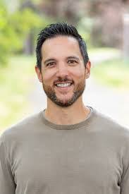 Erin Bridge's Instagram, Twitter & Facebook