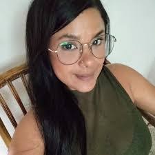 Desiree Mendez's Instagram, Twitter & Facebook