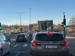 Kanalbrua åpen igjen etter en time: Politiet måtte rykke ut