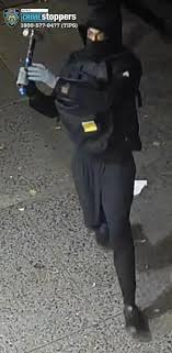 Sledgehammer-wielding bandits smash into NYC jewelry store and snatch  $800,000 worth of necklaces in daring heist