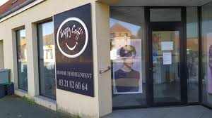 Coiffure, esthétique et spa à ville de montréal. Oye Plage Le Salon De Coiffure Happy Coiff Teste La Vente De Produits A Emporter