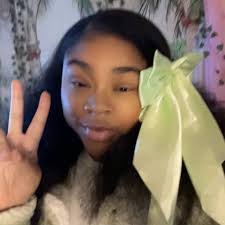 Pia Horton's Instagram, Twitter & Facebook